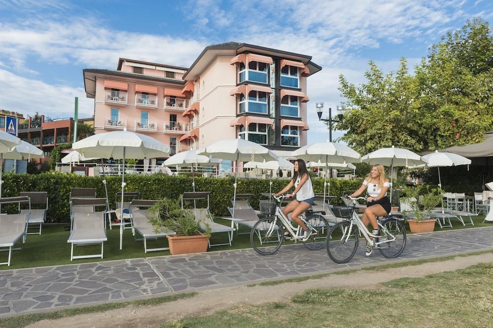 Kriss Internazionale Hotel 바르돌리노 외부 사진