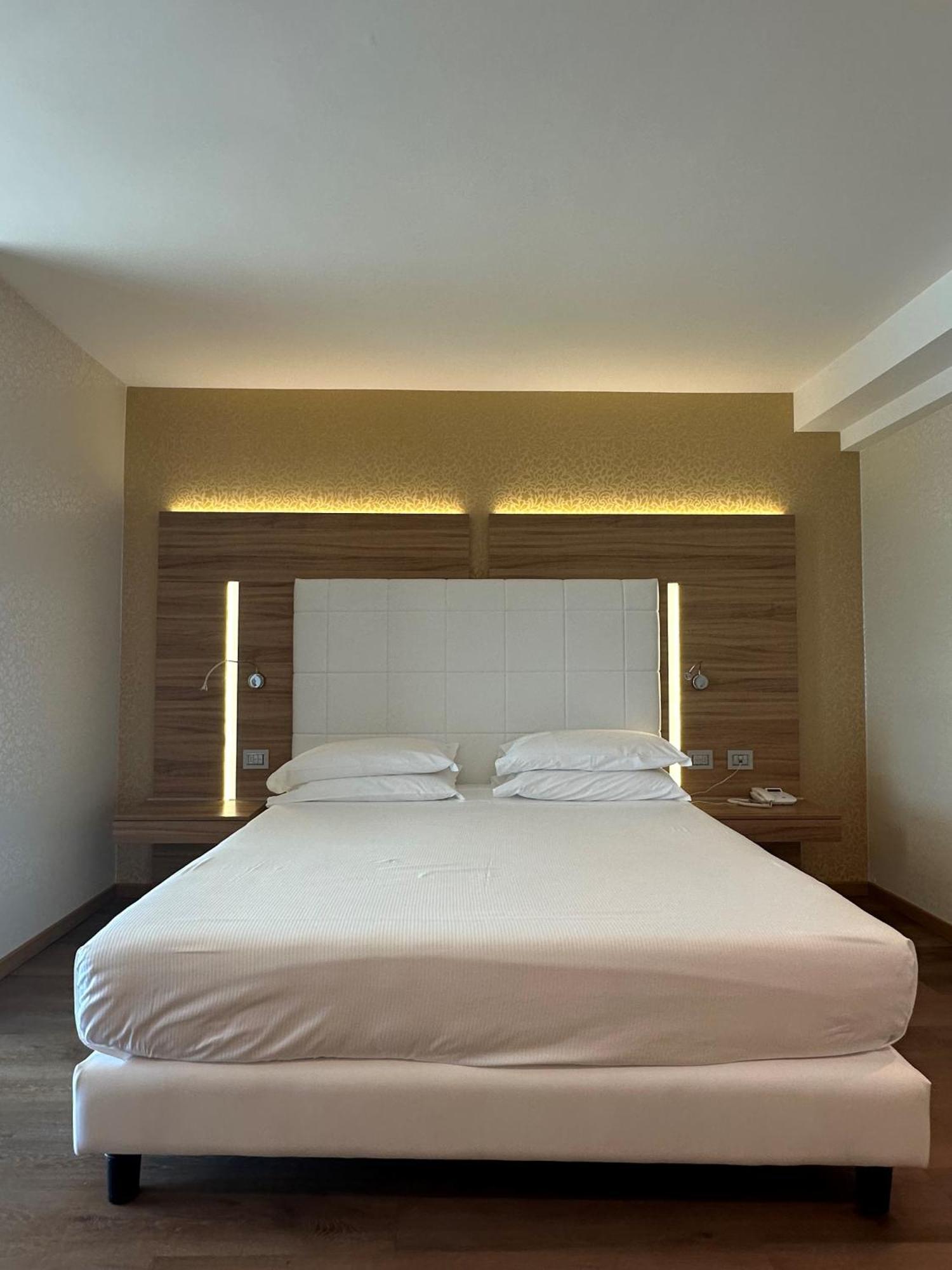Kriss Internazionale Hotel 바르돌리노 외부 사진