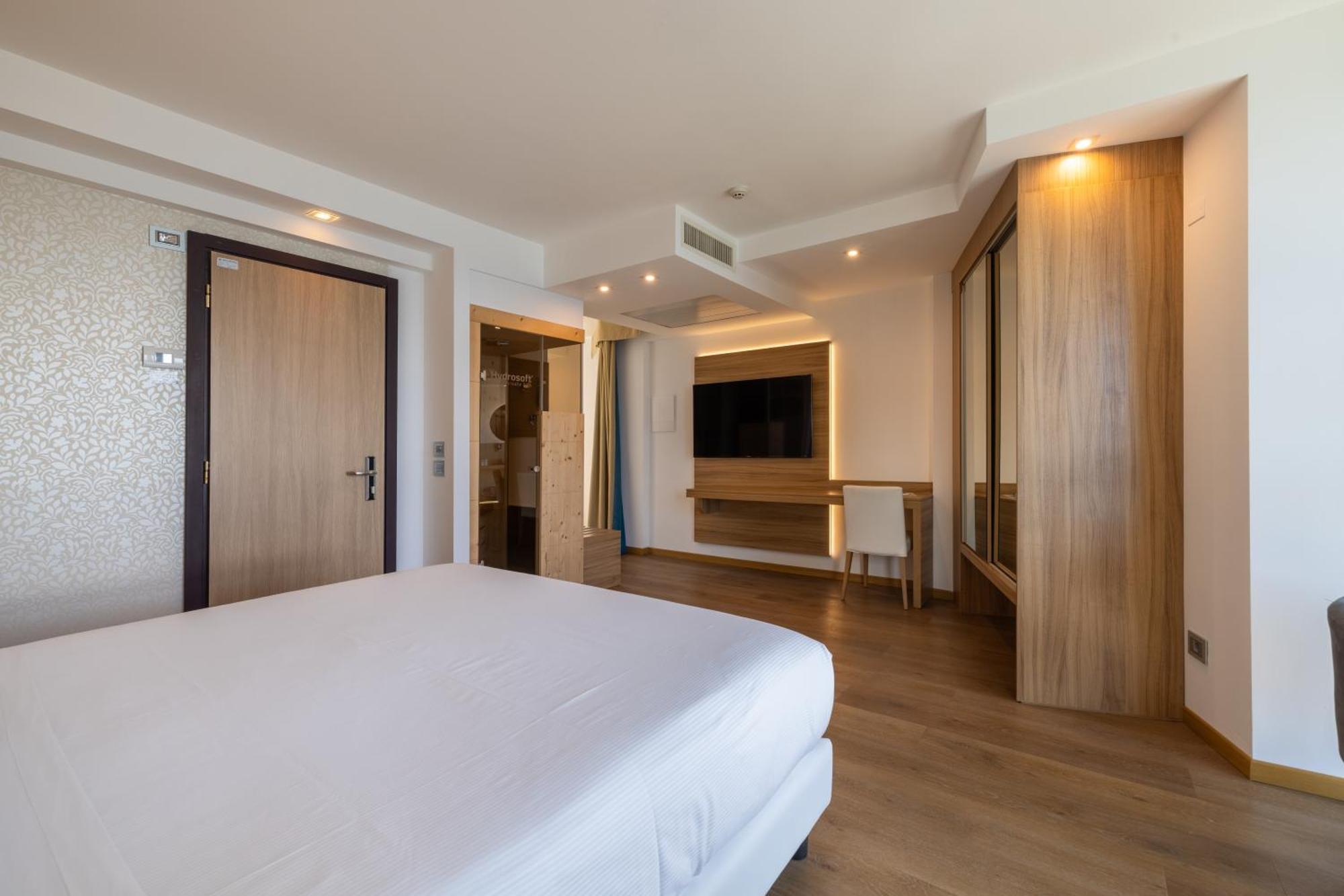 Kriss Internazionale Hotel 바르돌리노 외부 사진